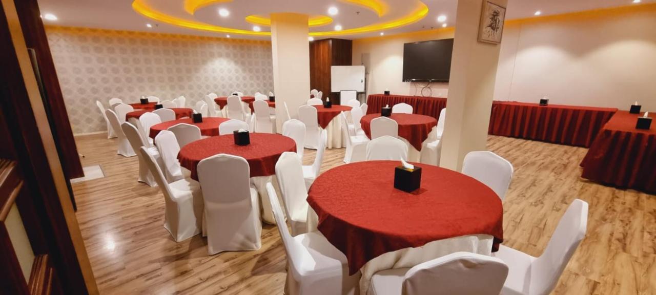 Raoum Inn Sakaka Buitenkant foto