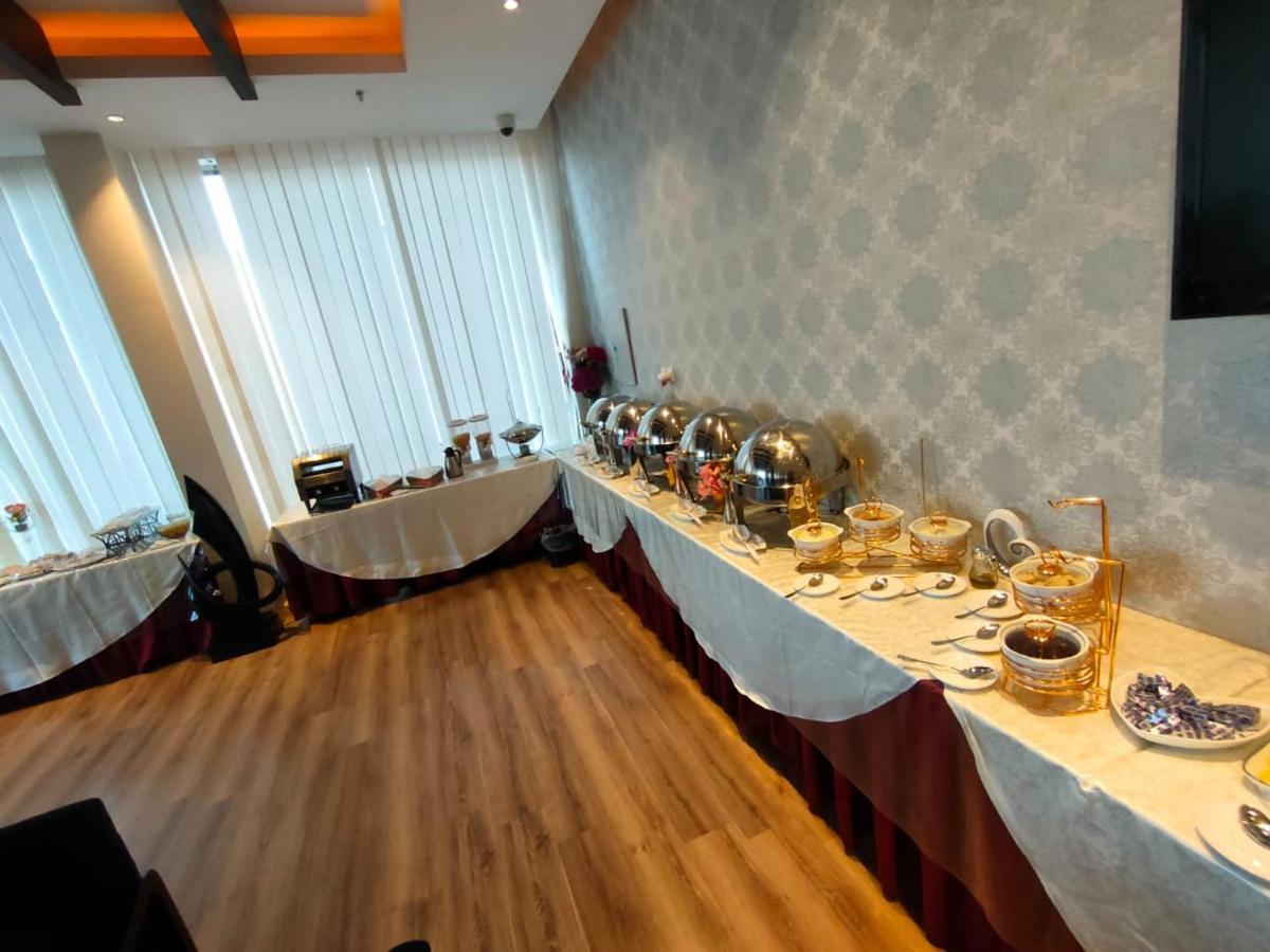 Raoum Inn Sakaka Buitenkant foto
